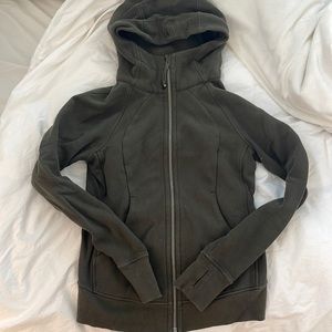 Lululemon scuba hoodie full zip in dark green size 6. Like new